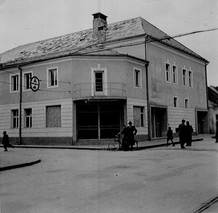 Kino_aussen_1954